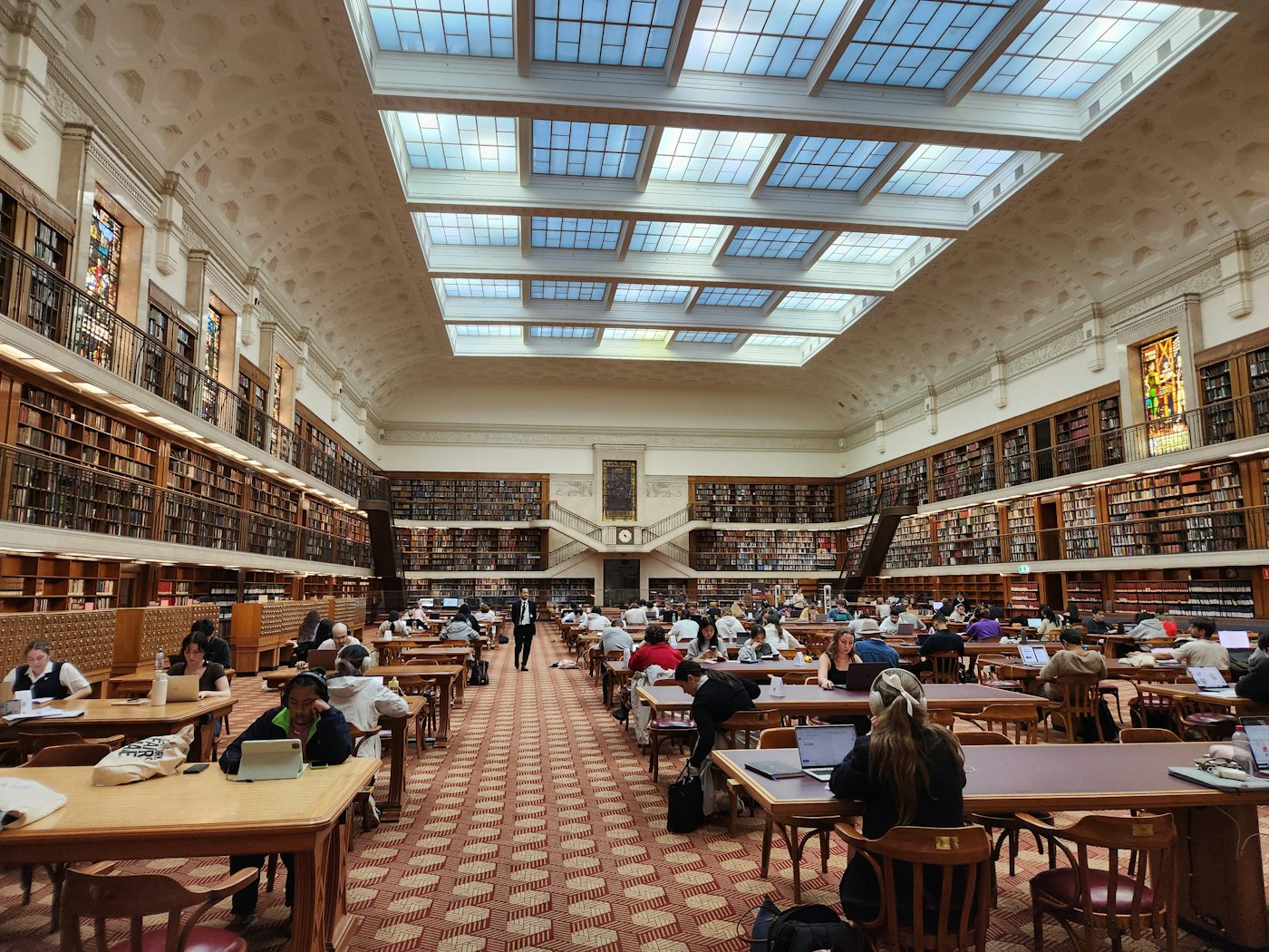Bibliothèque et études supérieures — image d’illustration