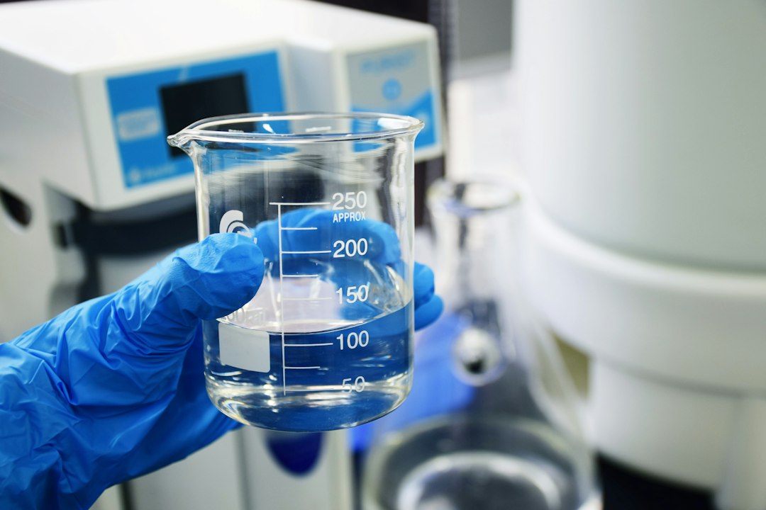 Matériel de laboratoire illustrant les études de chimie du master SuCat